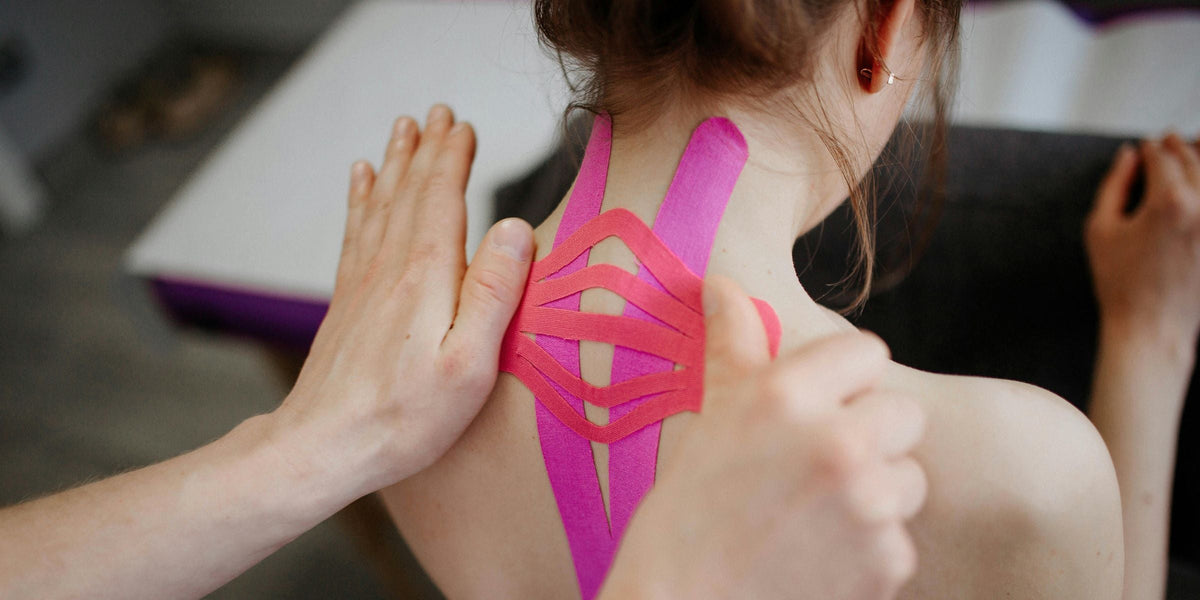 Kinesio-Tape Anwendung Rücken