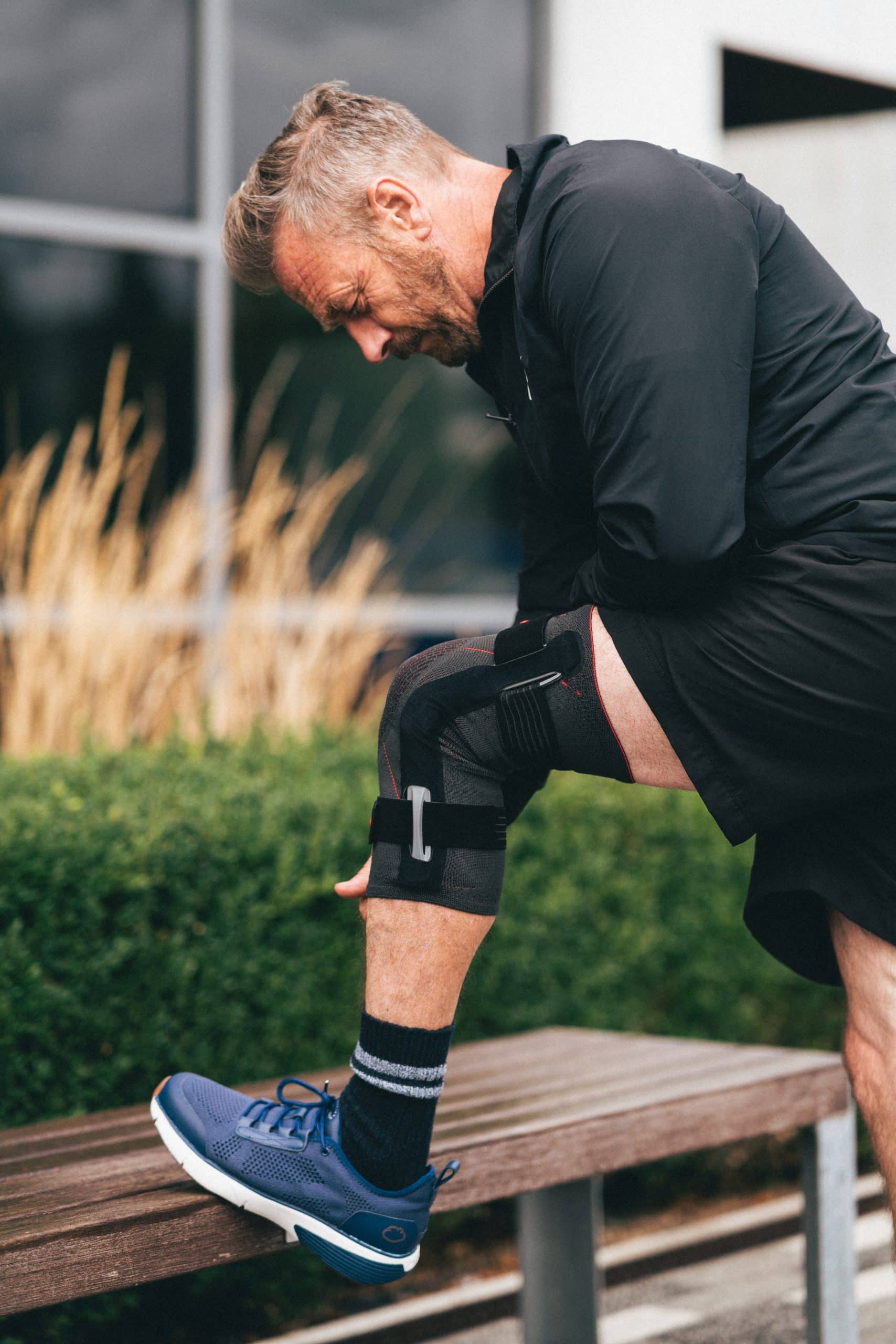 Kniebandage mit starker Stabilisierung für Männer