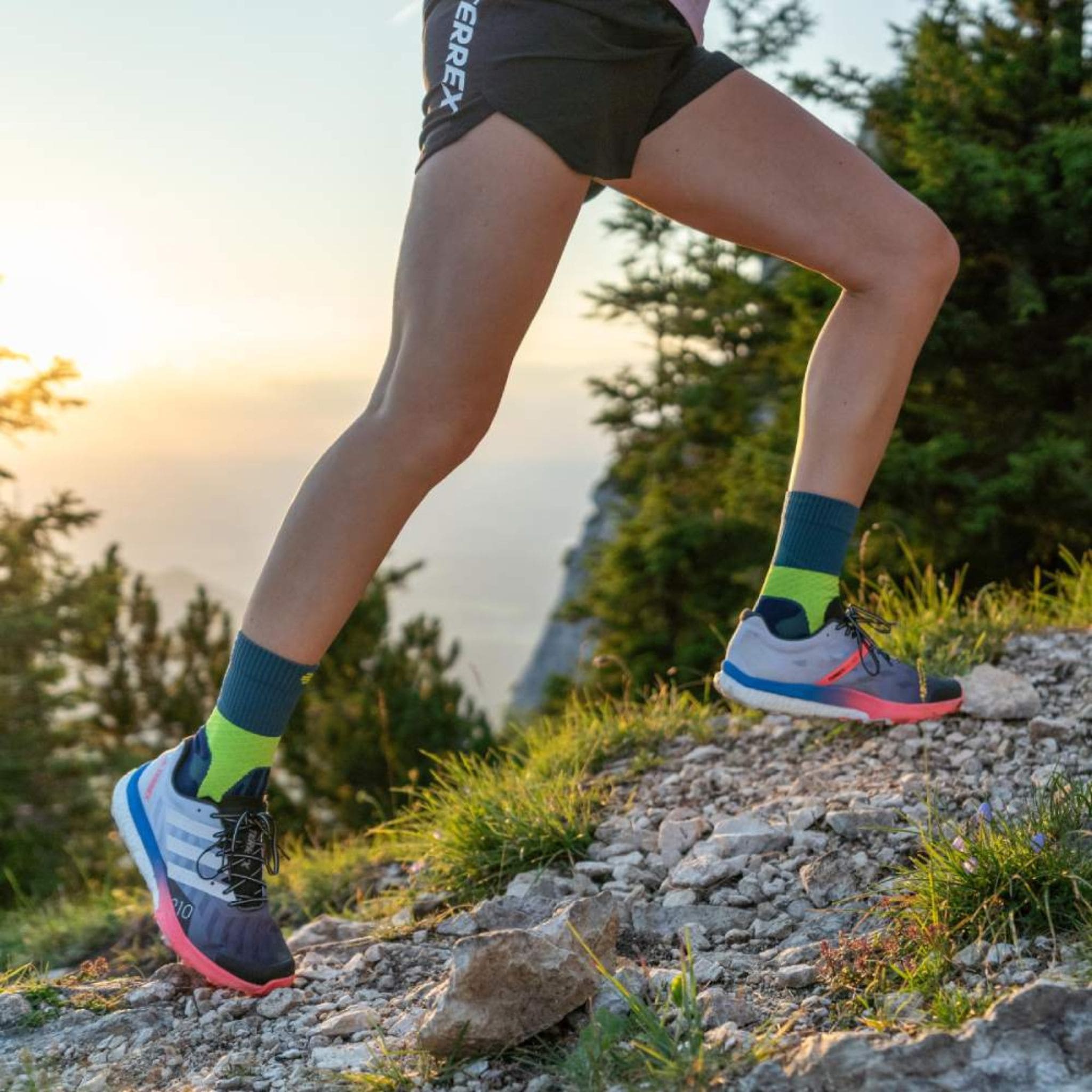 Trailrunner mit mittelhohen Socken