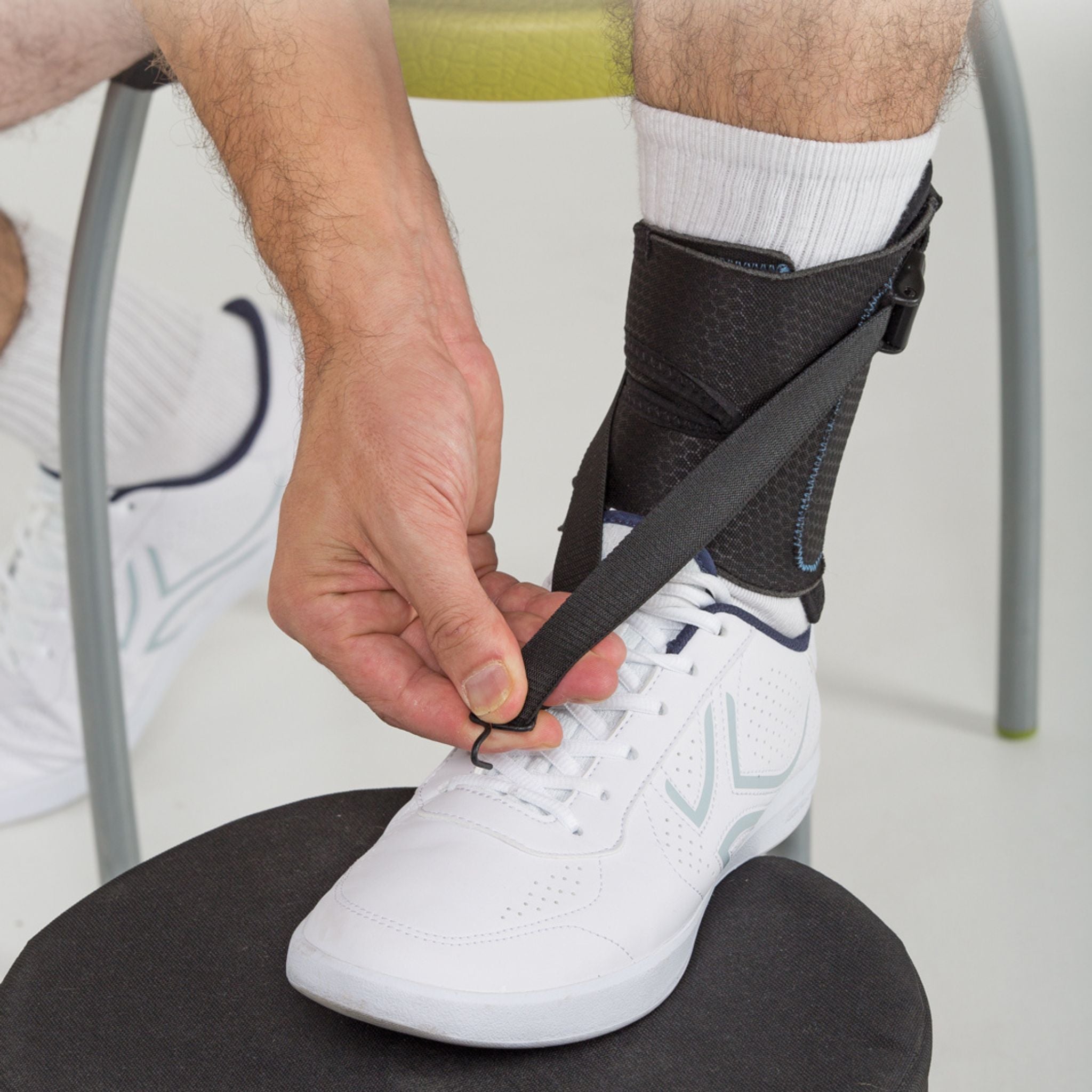 Weiche Fussheber-Orthese für Schuhe