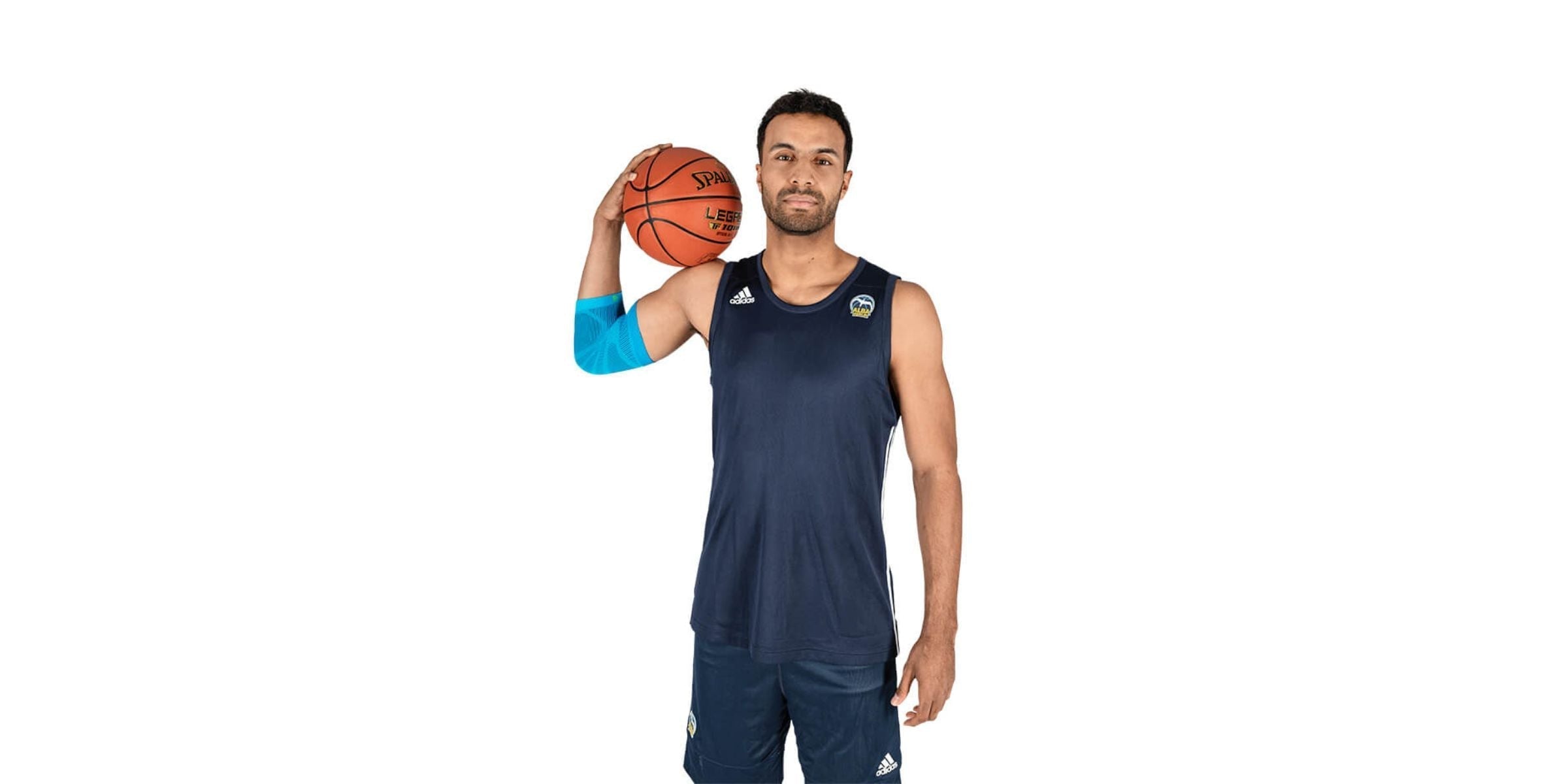 Mann mit Arm-Kompressionsbandage