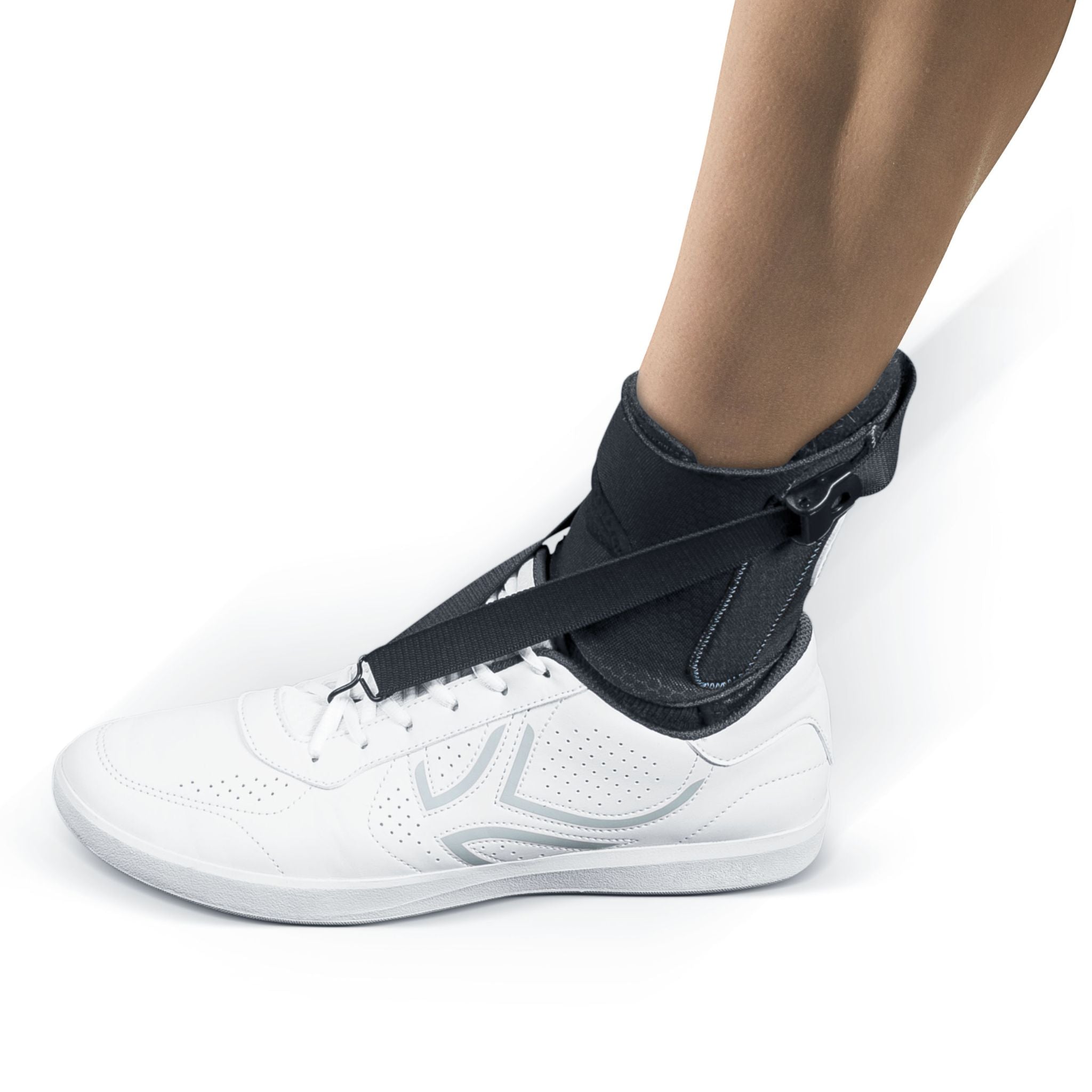 Fussheberorthese am Schuh anmachen