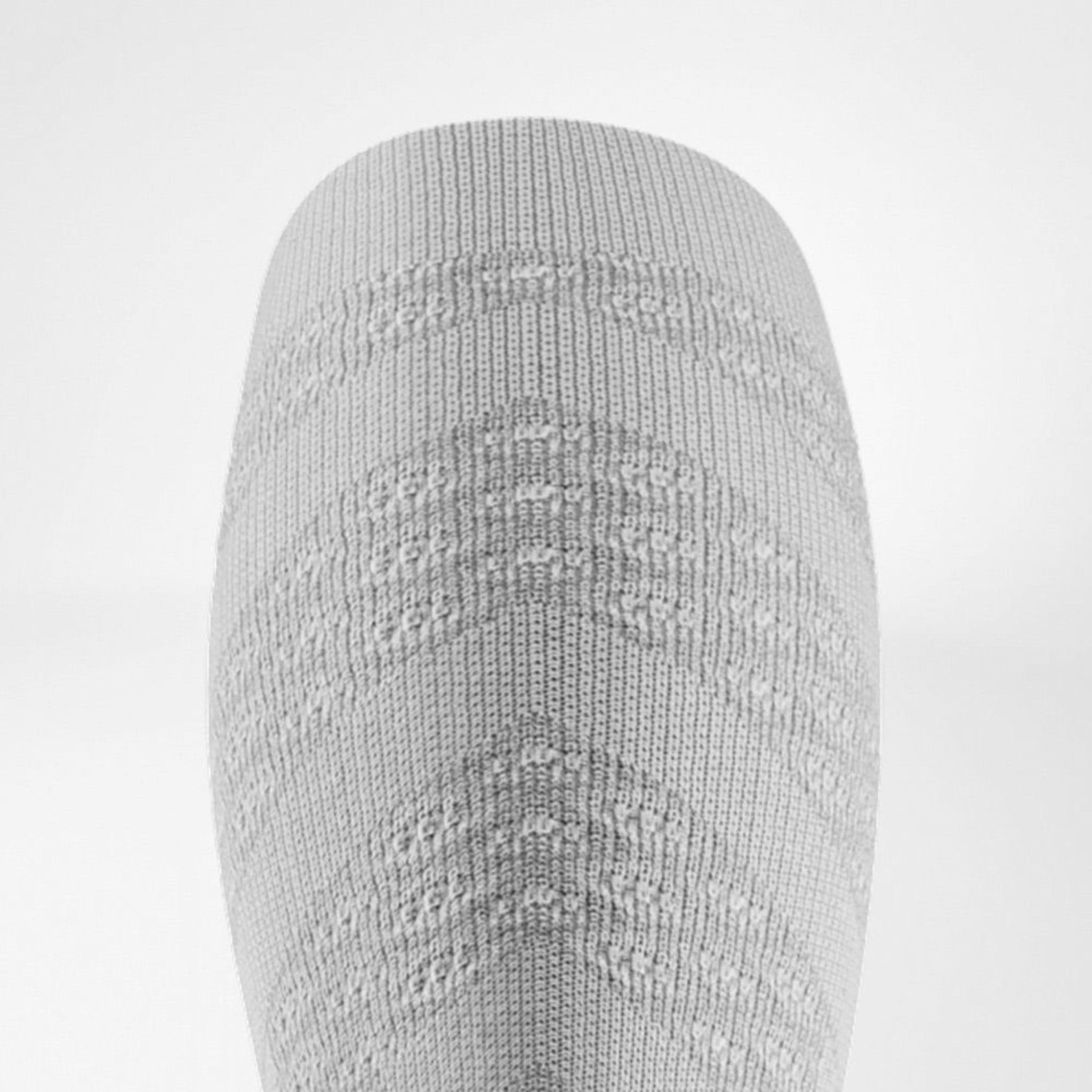 Weisser Wadensleeve für Läufer